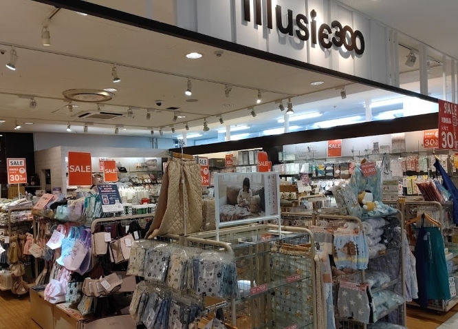 パレモ優待利用可能店舗　illusie300（イルーシーサンマルマル）